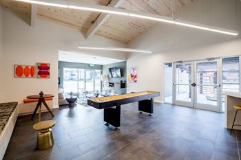 Entertainment lounge